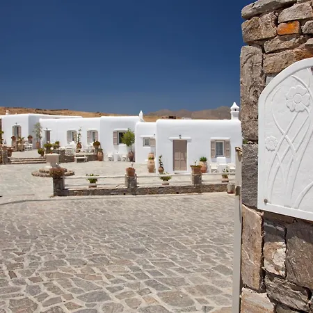 Eleni's Village דירה *