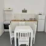 Eleni's Village Apartman Kluvász