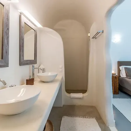 Eleni's Village アパート