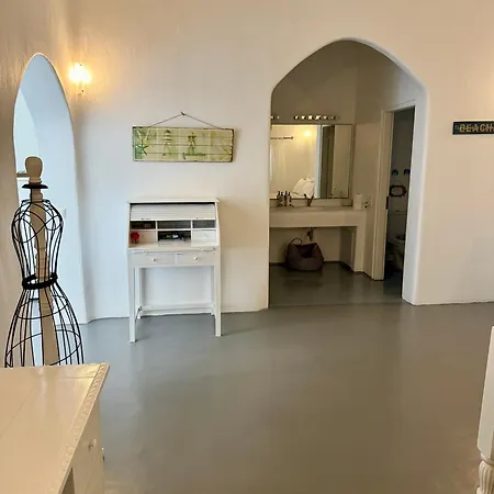 Eleni's Village * Κλουβάς