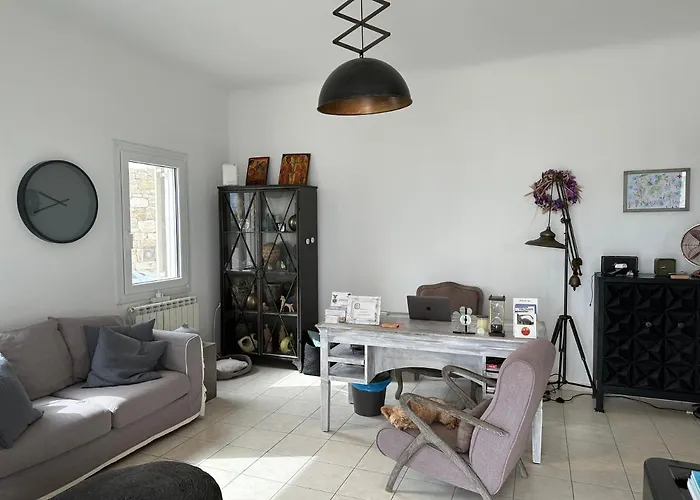 Eleni's Village * Κλουβάς