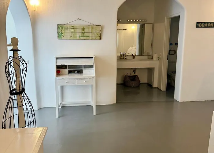 Eleni's Village * Κλουβάς