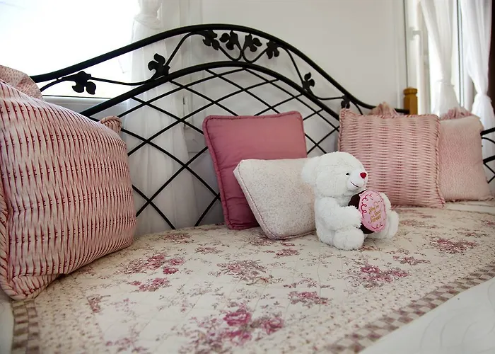 Eleni's Village Klouvas