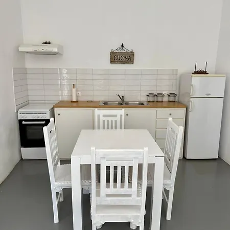 Eleni's Village Apartmán Klouvas