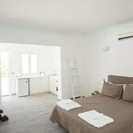 Eleni's Village Apartmán *